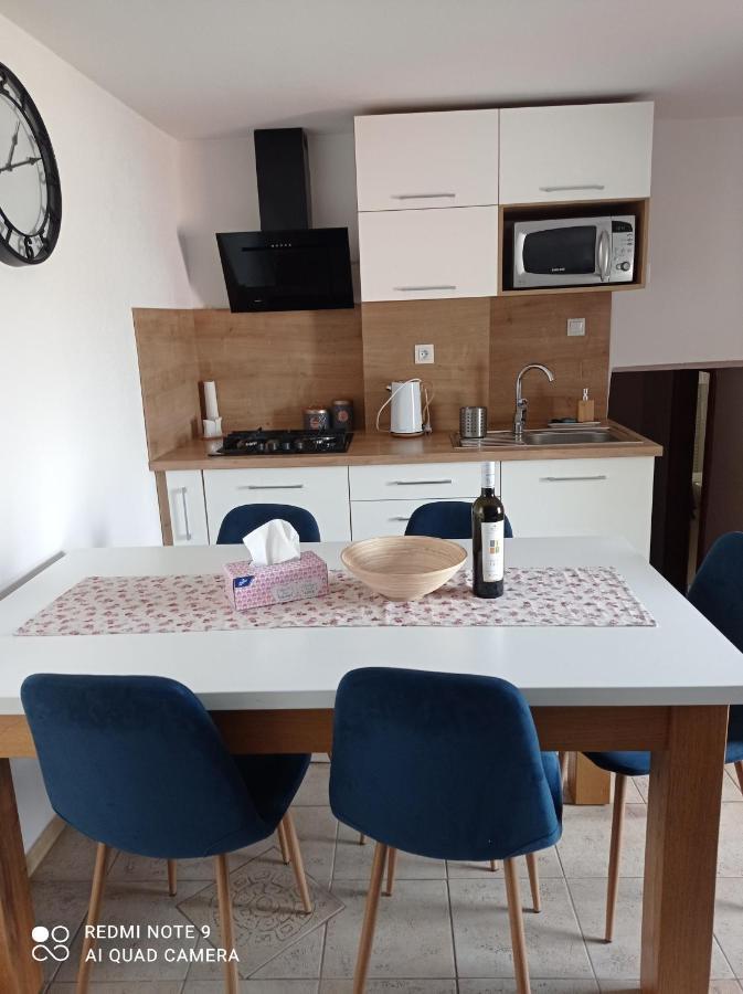 Apartman Julrich Vrbov Εξωτερικό φωτογραφία