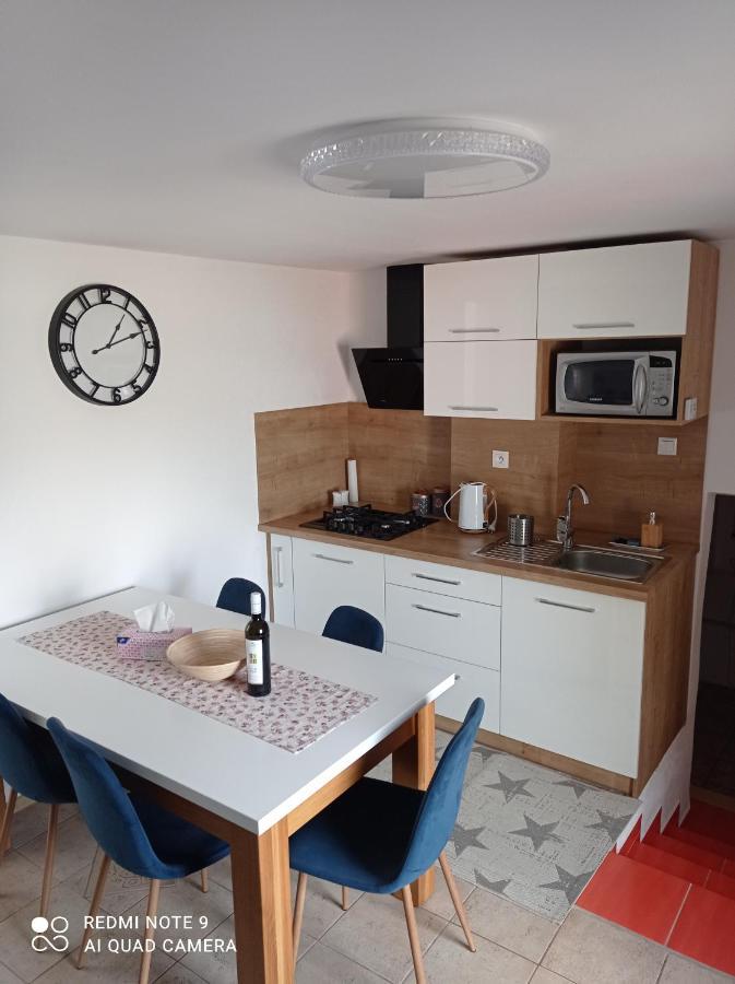 Apartman Julrich Vrbov Εξωτερικό φωτογραφία